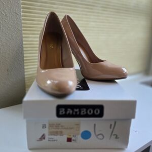 Bamboo Living Patent Faux Leather Nude Pump Size US 6.5